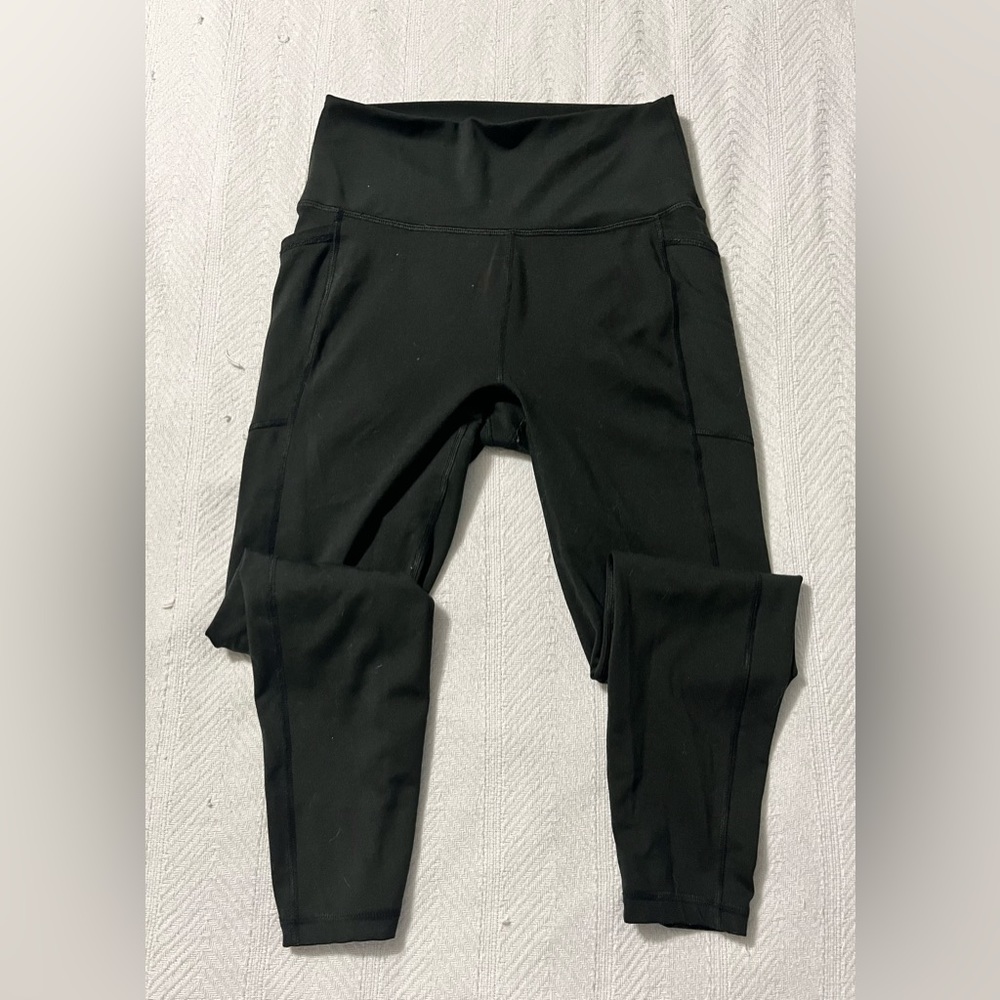 Nearly new black yoga pants with pockets